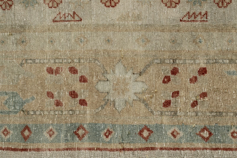 5x9 Beige and Ivory Persian Traditional Rug