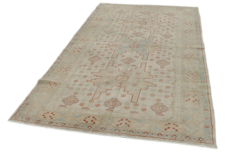 5x9 Beige and Ivory Persian Traditional Rug