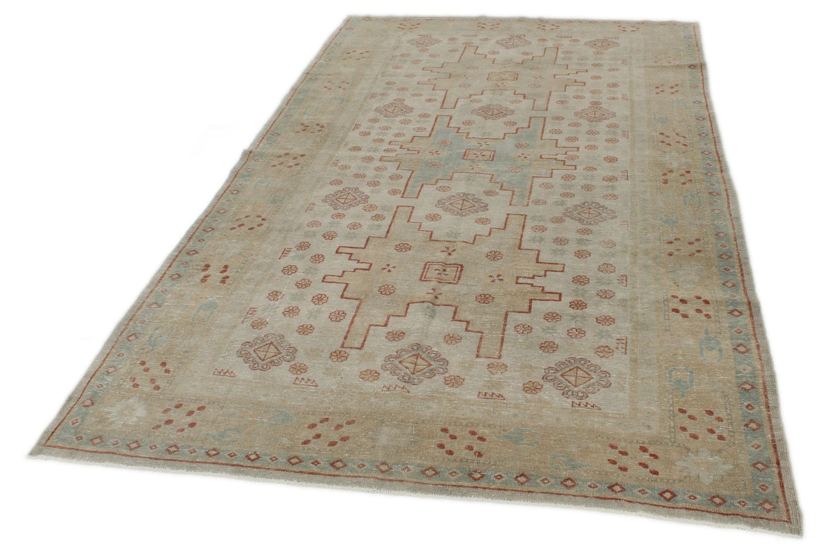 5x9 Beige and Ivory Persian Traditional Rug