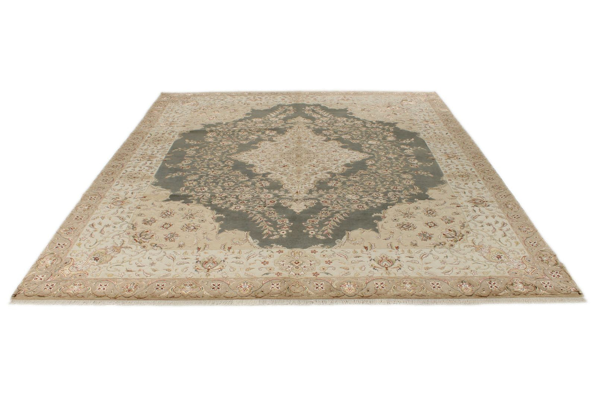 8x10 Gray and Ivory Turkish Silk Rug