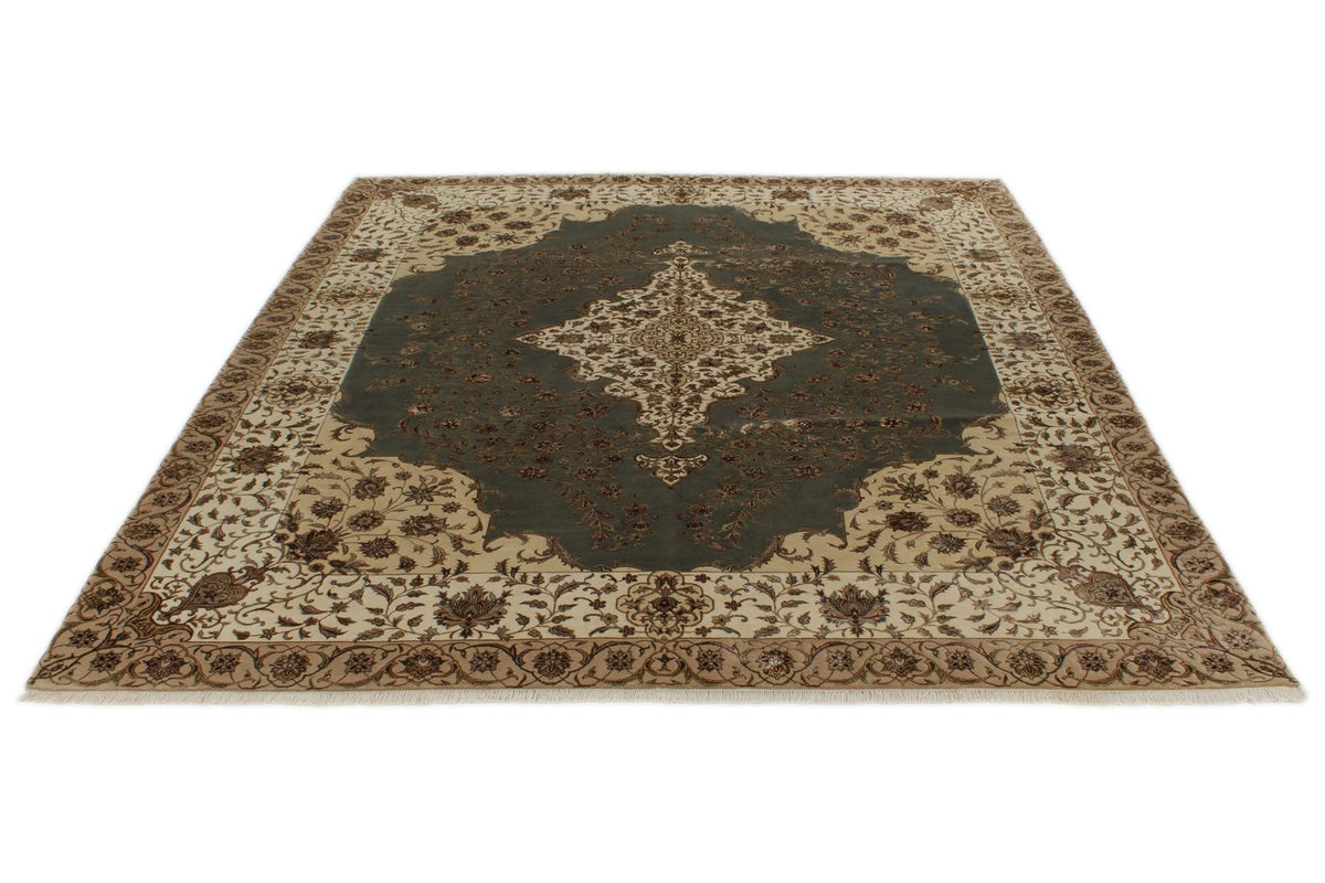 8x10 Gray and Ivory Turkish Silk Rug