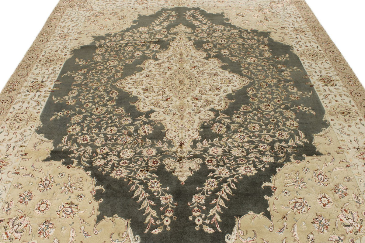 8x10 Gray and Ivory Turkish Silk Rug