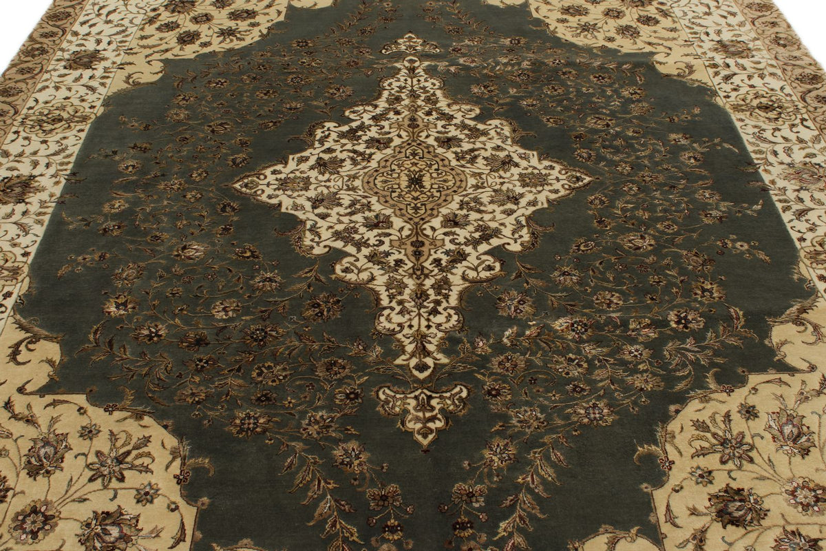 8x10 Gray and Ivory Turkish Silk Rug