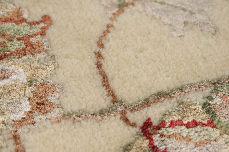 5x7 Ivory and Black Turkish Silk Rug