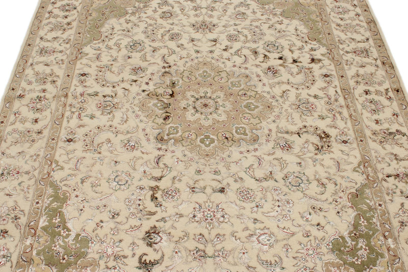 5x7 Ivory and Ivory Turkish Silk Rug