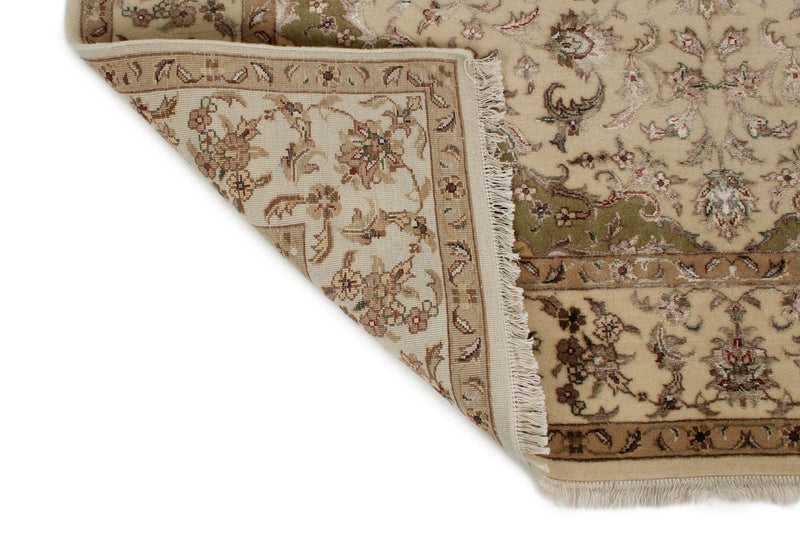 5x7 Ivory and Ivory Turkish Silk Rug