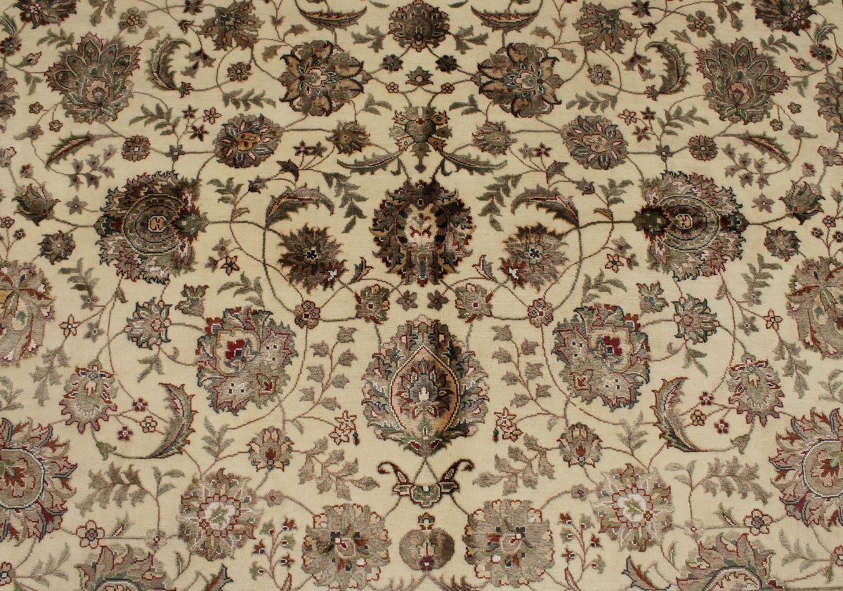 8x10 Ivory and Black Turkish Silk Rug