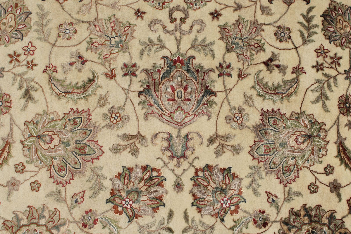 8x10 Ivory and Black Turkish Silk Rug