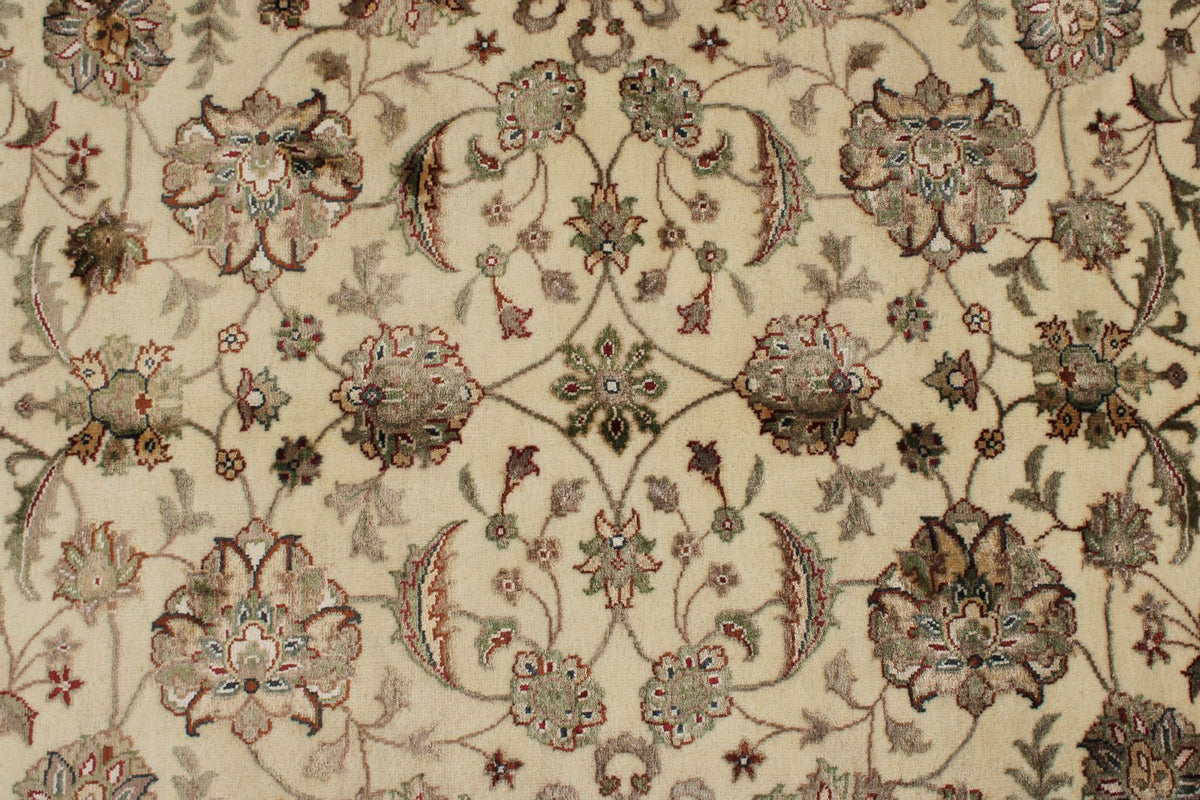 8x10 Ivory and Black Turkish Silk Rug