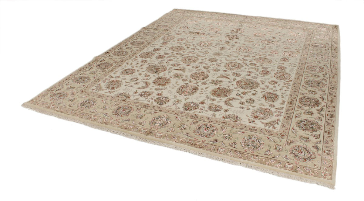 8x10 Ivory and Gold Turkish Silk Rug