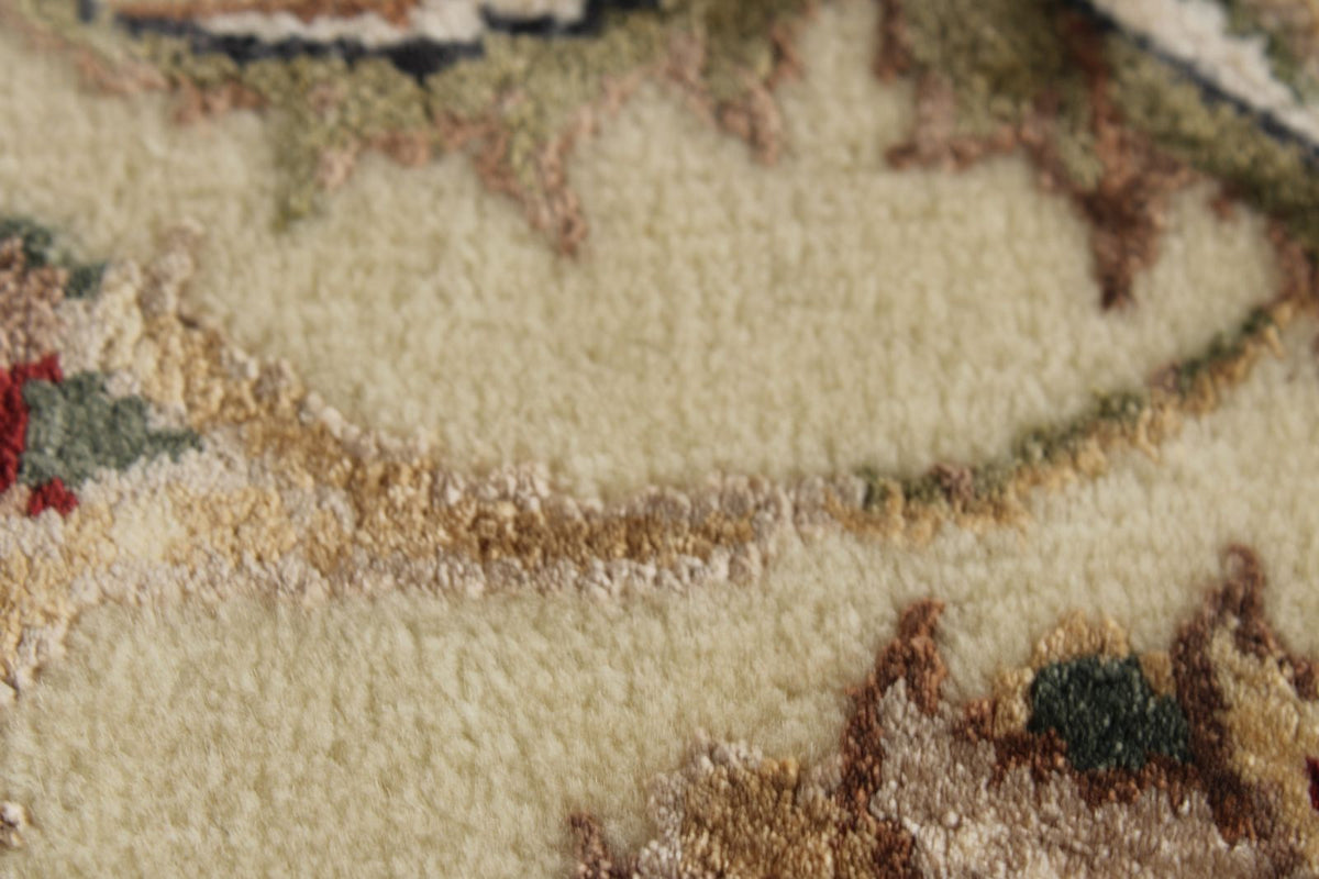 8x10 Black and Ivory Turkish Silk Rug