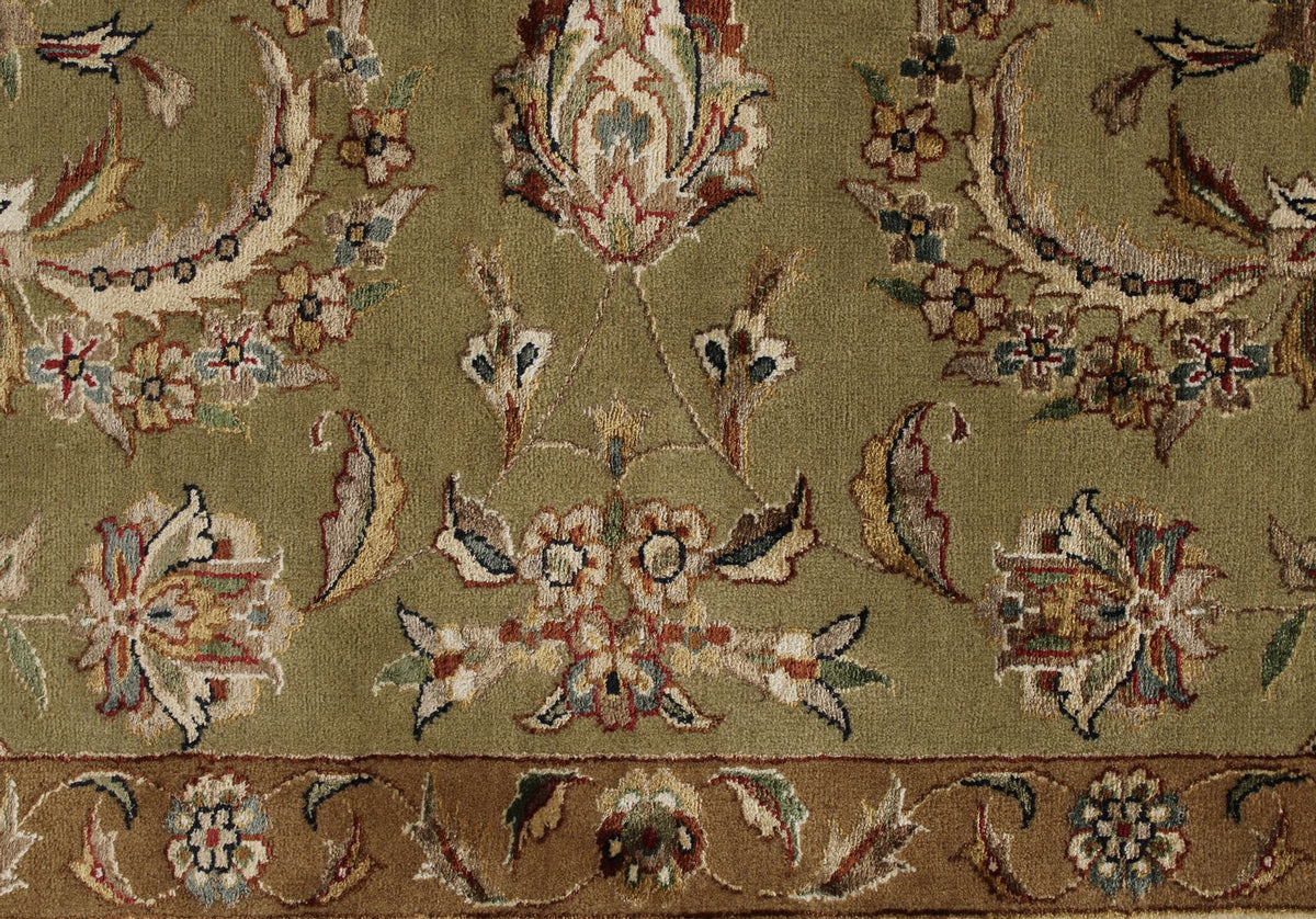 8x10 Light Green and Ivory Turkish Silk Rug