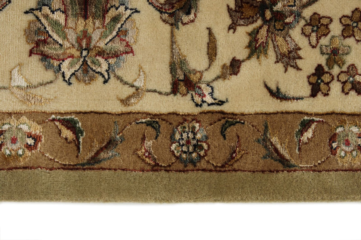 8x10 Light Green and Ivory Turkish Silk Rug