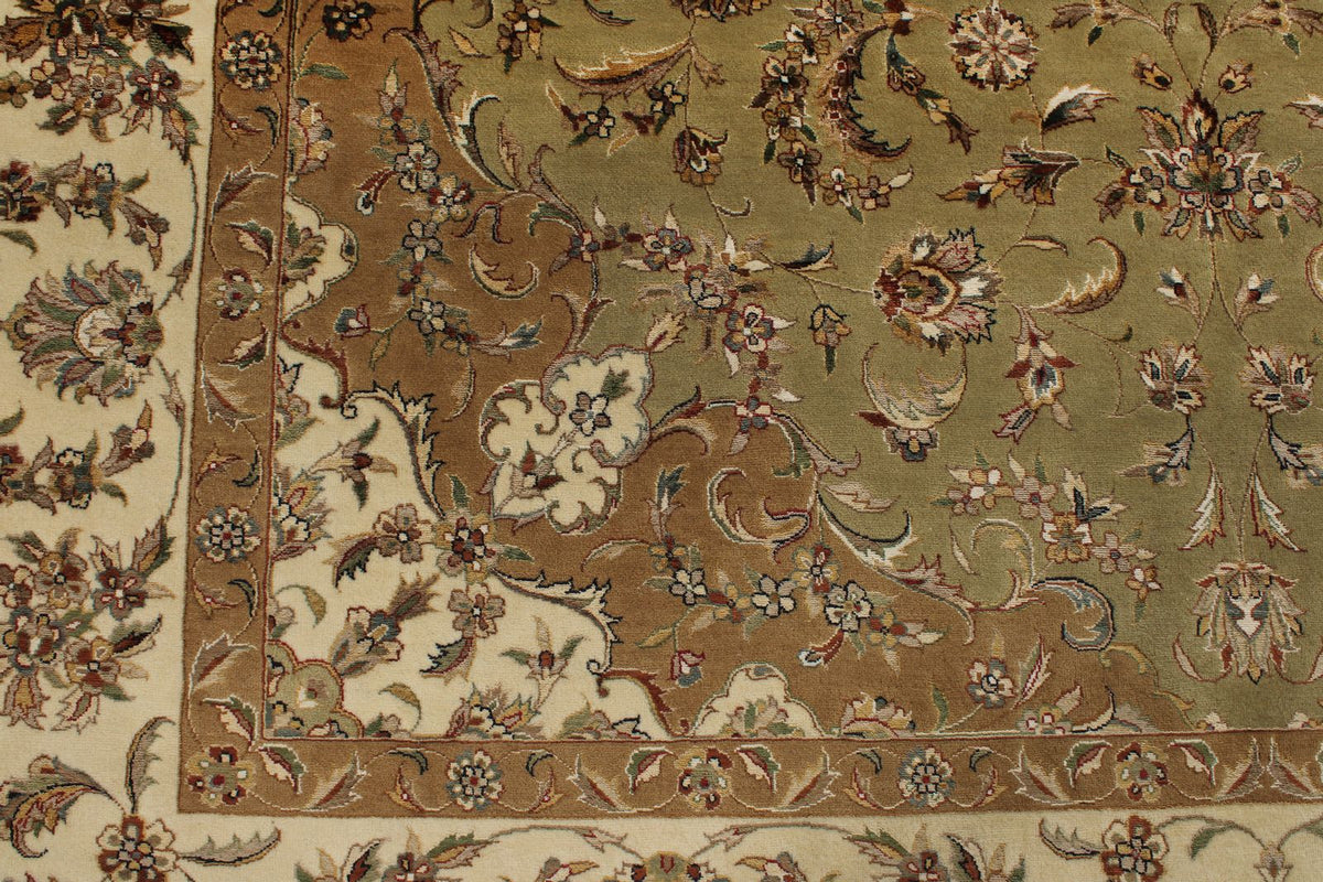 8x10 Light Green and Ivory Turkish Silk Rug