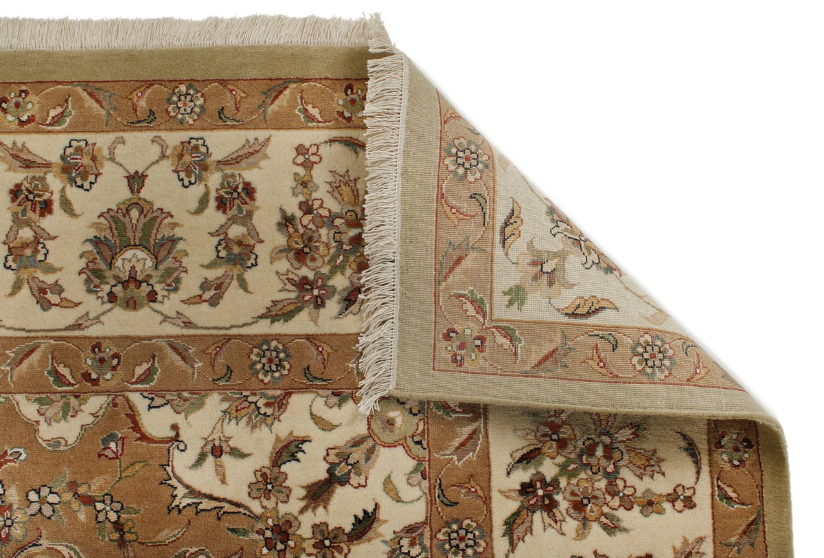 8x10 Light Green and Ivory Turkish Silk Rug