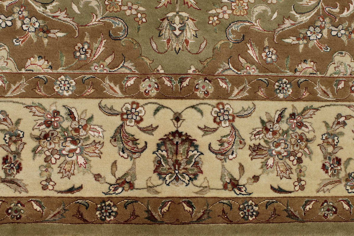 8x10 Light Green and Ivory Turkish Silk Rug