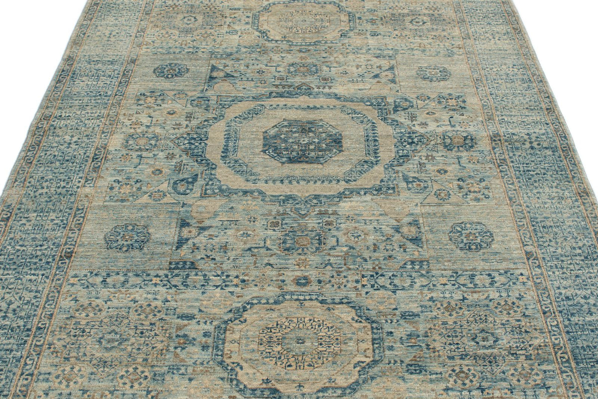 5x7 Beige and Blue Traditional Rug