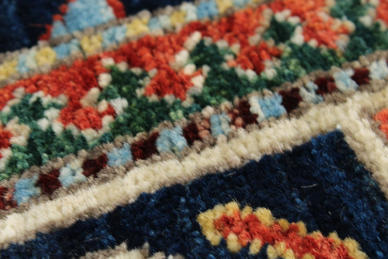5x7 Navy and Beige Traditional Rug