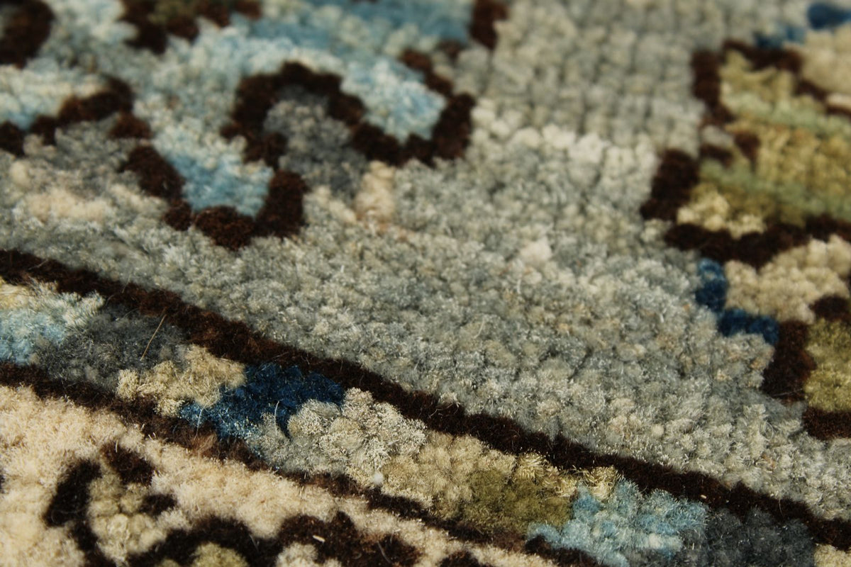 8x10 Gray and Gray Traditional Rug
