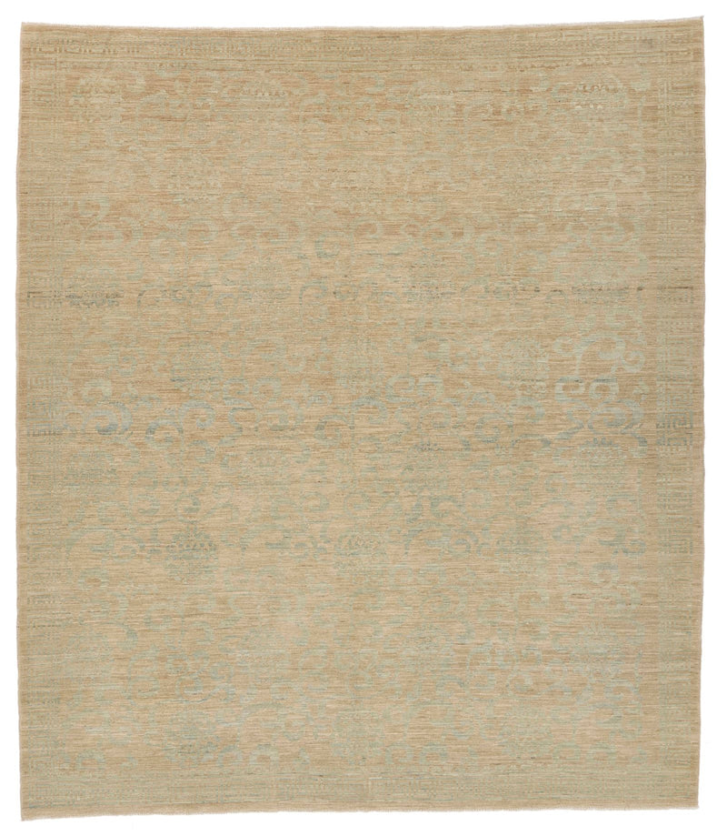 9x10 Ivory and Beige Traditional Rug