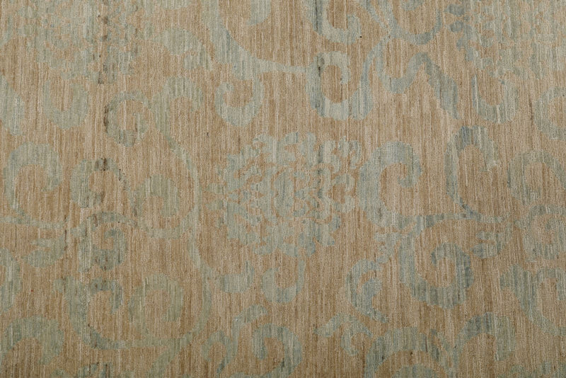 9x10 Ivory and Beige Traditional Rug