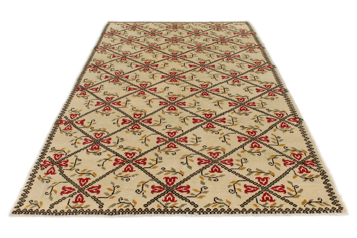 5x9 Ivory and Red Turkish Tribal Rug