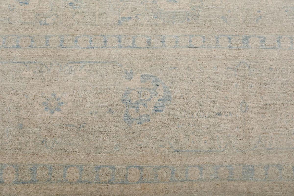 9x13 Ivory and Light Blue Traditional Rug
