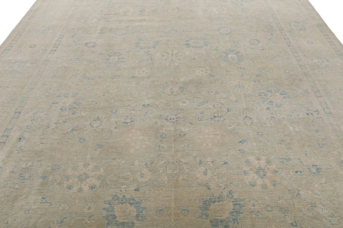9x13 Ivory and Light Blue Traditional Rug