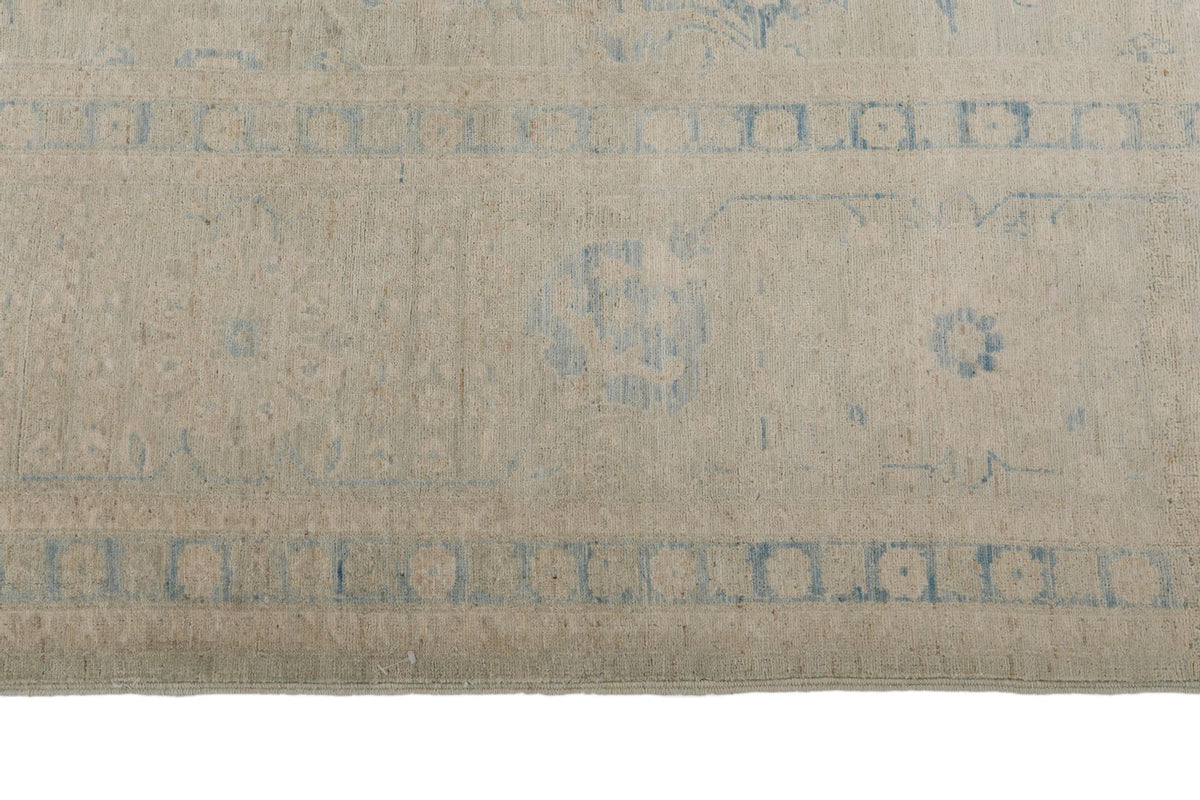 9x13 Ivory and Light Blue Traditional Rug