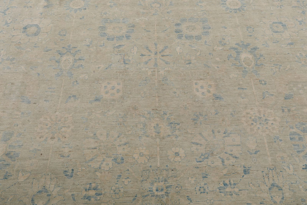 9x13 Ivory and Light Blue Traditional Rug
