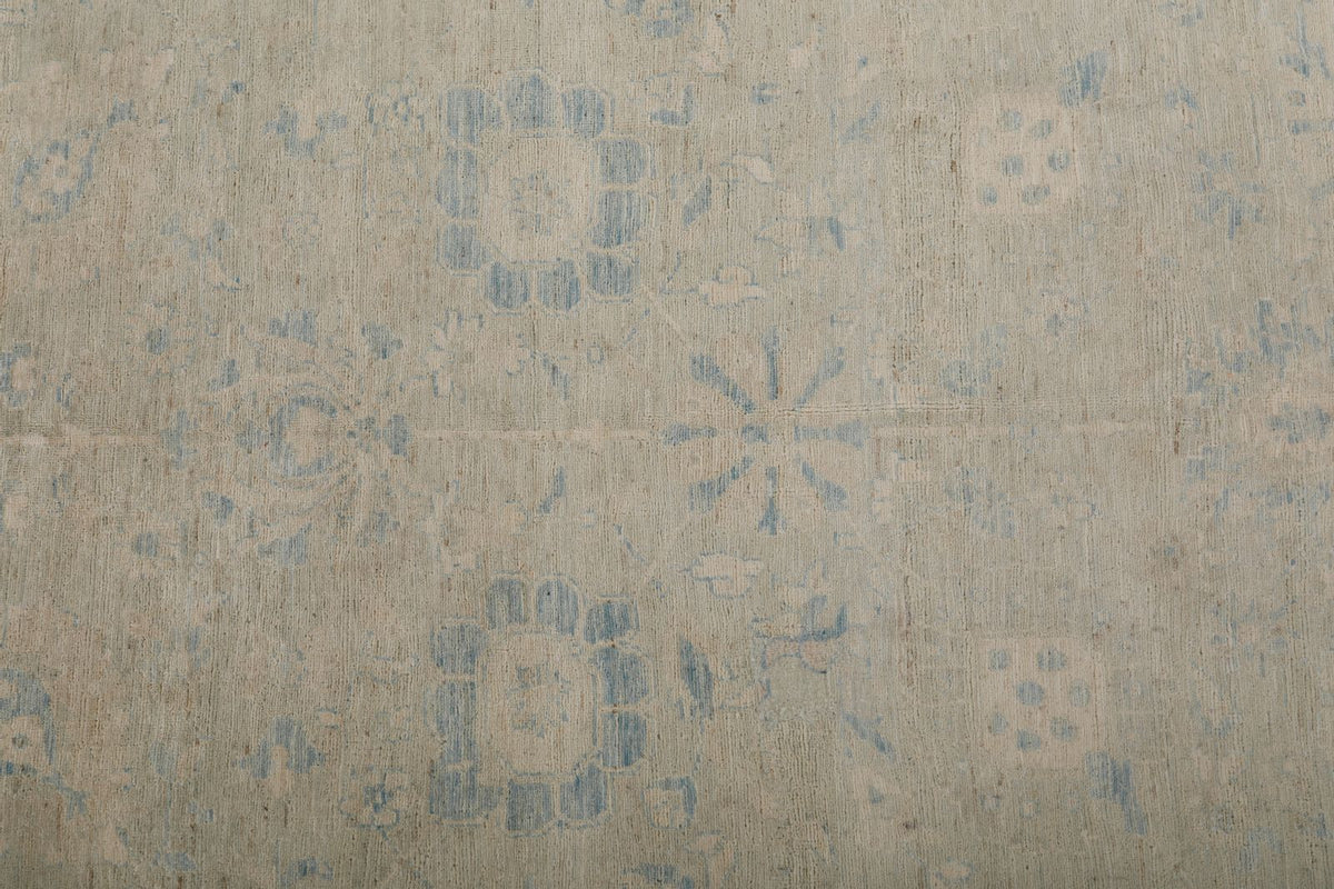 9x13 Ivory and Light Blue Traditional Rug