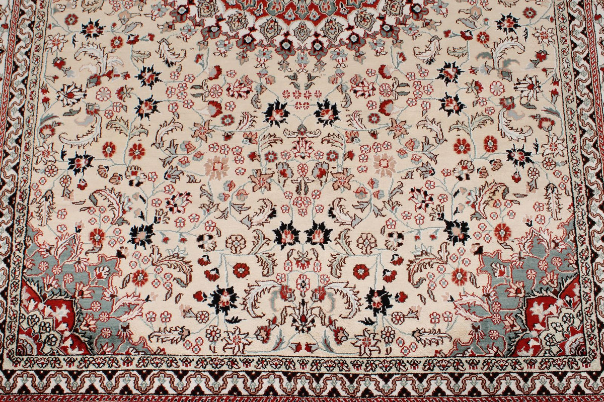 5x8 Ivory and Multicolor Turkish Silk Rug
