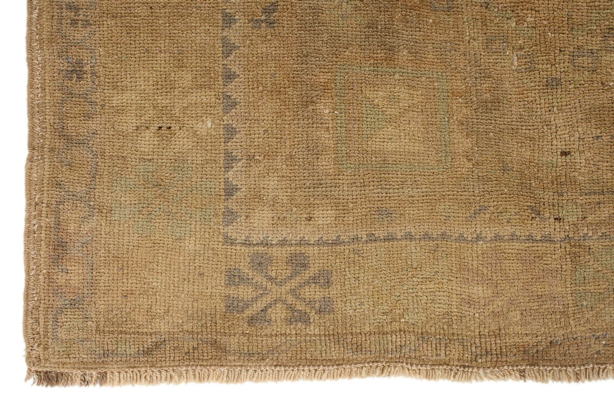 4x6 Ivory Turkish Tribal Rug