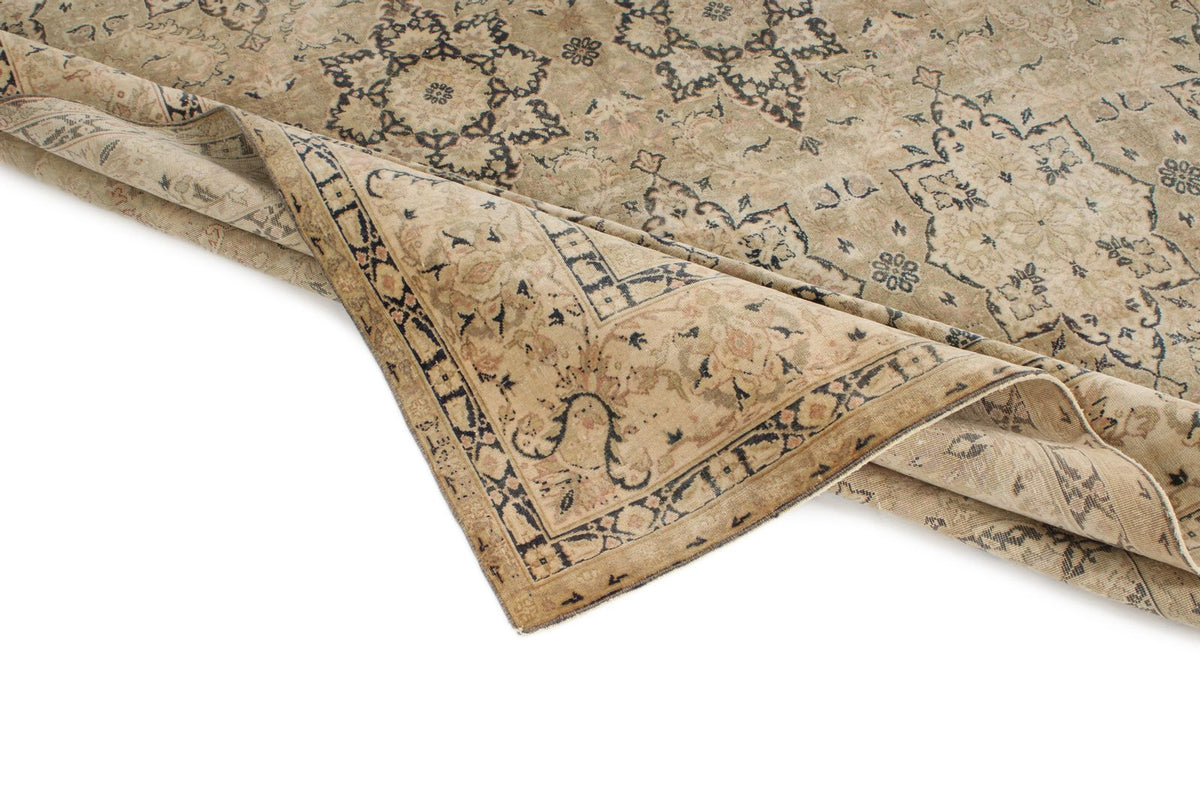 7x10 Burgundy and Ivory Turkish Anatolia Rug