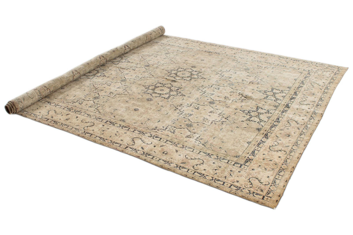 7x10 Burgundy and Ivory Turkish Anatolia Rug