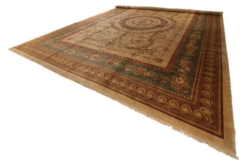 18x24 Beige and Green Traditional Rug