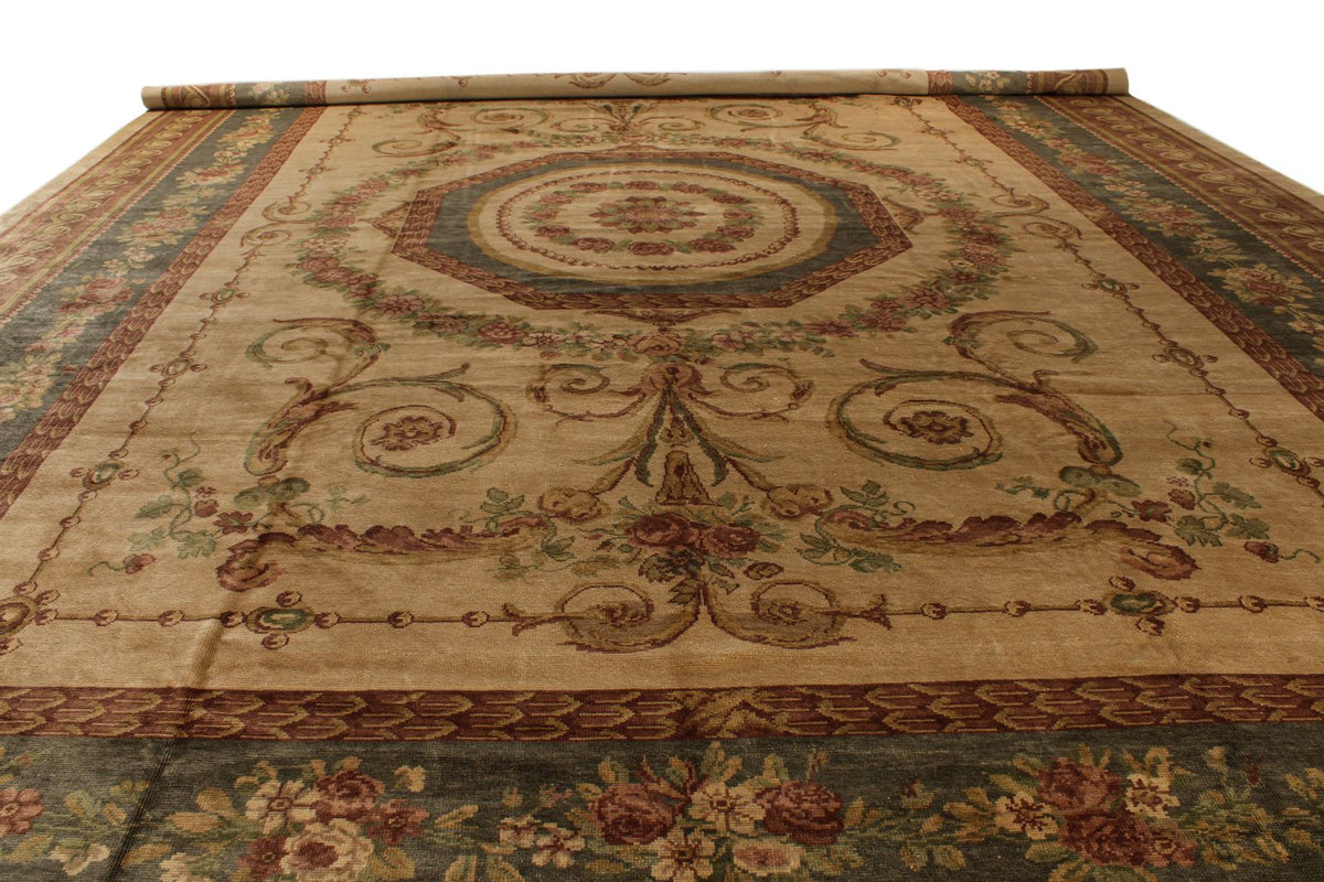 18x24 Beige and Green Traditional Rug