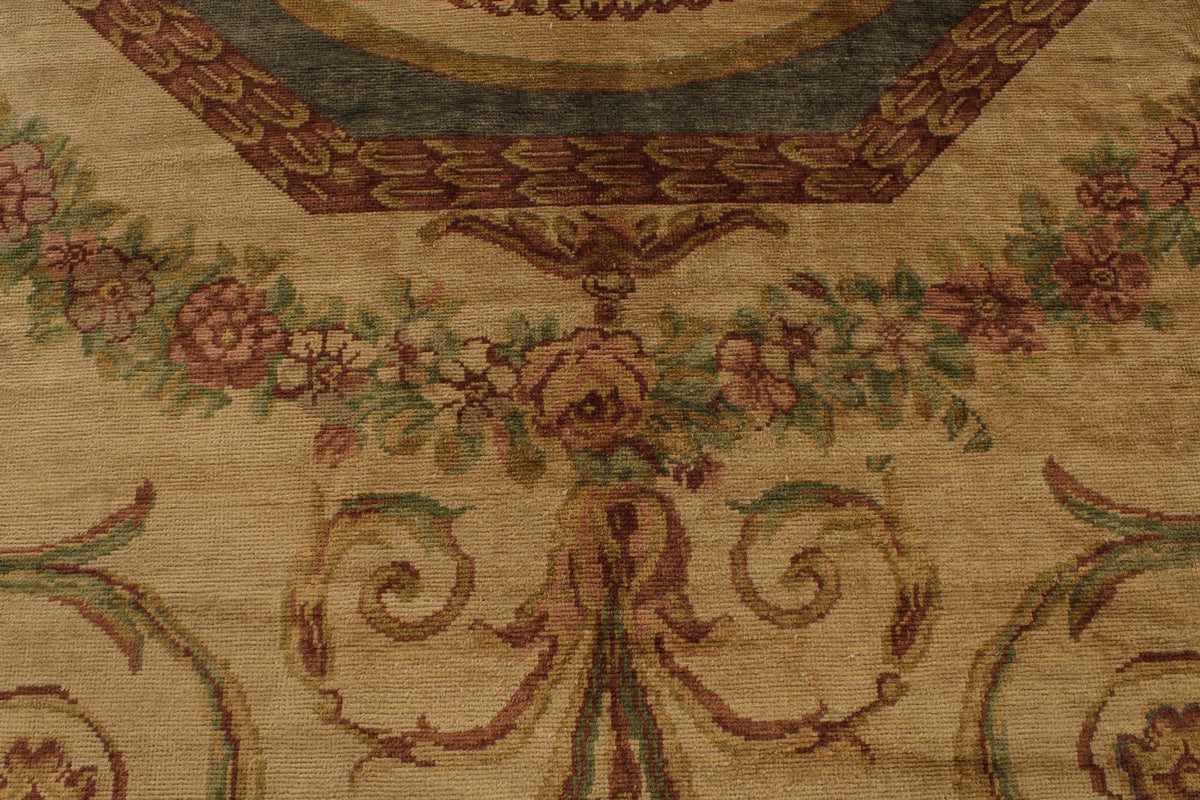 18x24 Beige and Green Traditional Rug