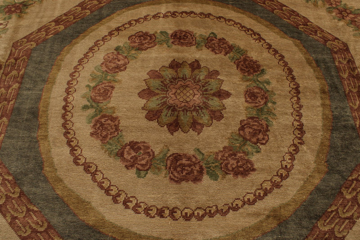 18x24 Beige and Green Traditional Rug