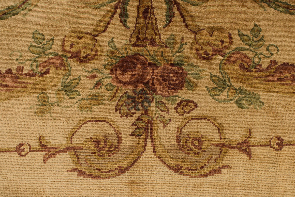 18x24 Beige and Green Traditional Rug
