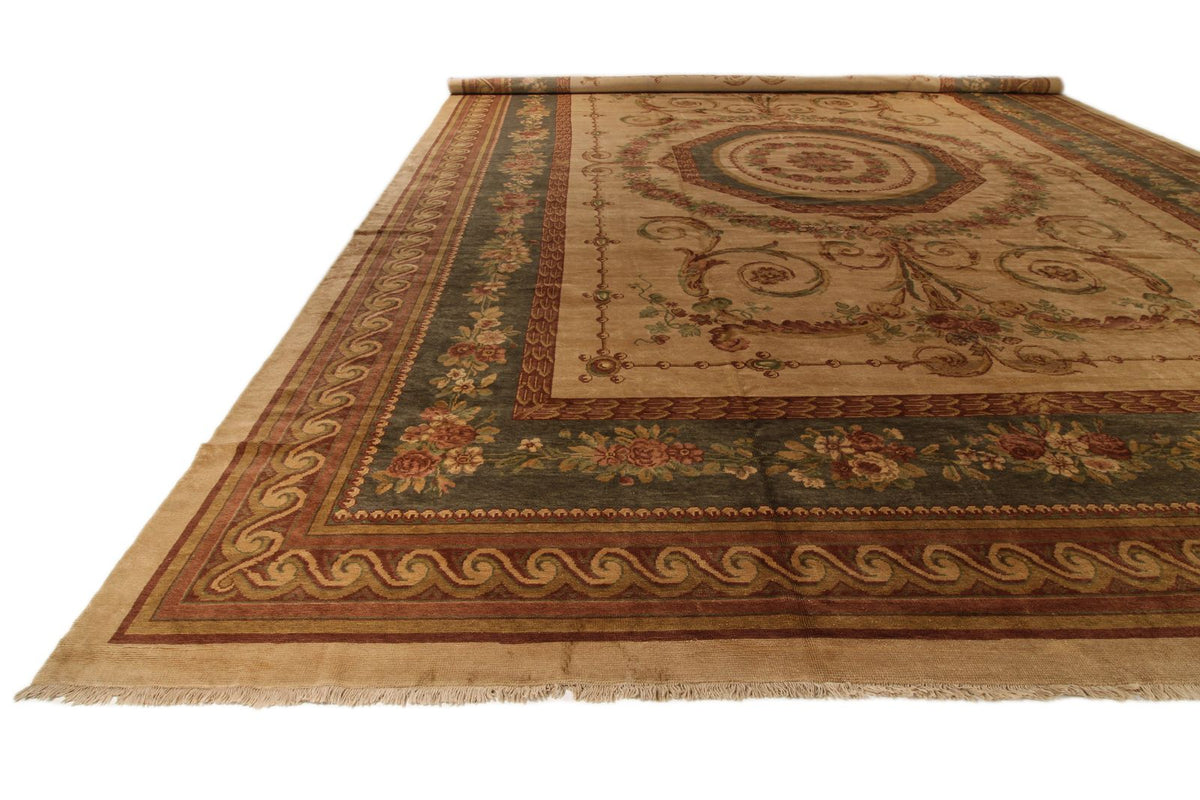 18x24 Beige and Green Traditional Rug