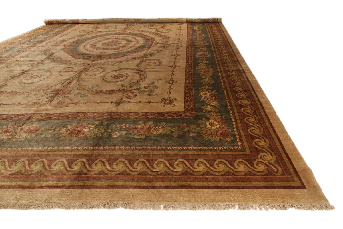18x24 Beige and Green Traditional Rug