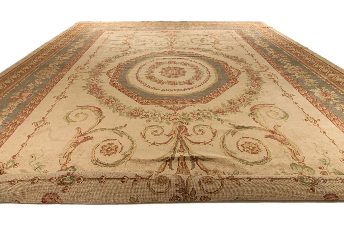 18x24 Beige and Green Traditional Rug