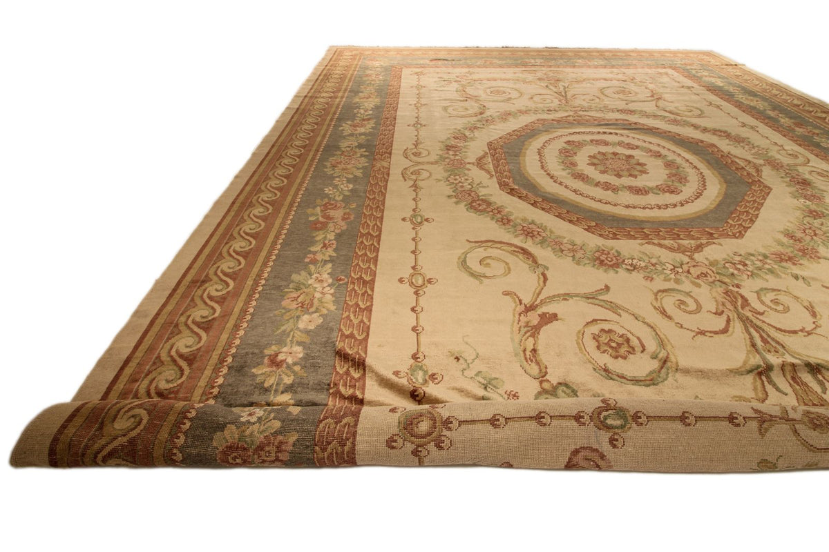 18x24 Beige and Green Traditional Rug