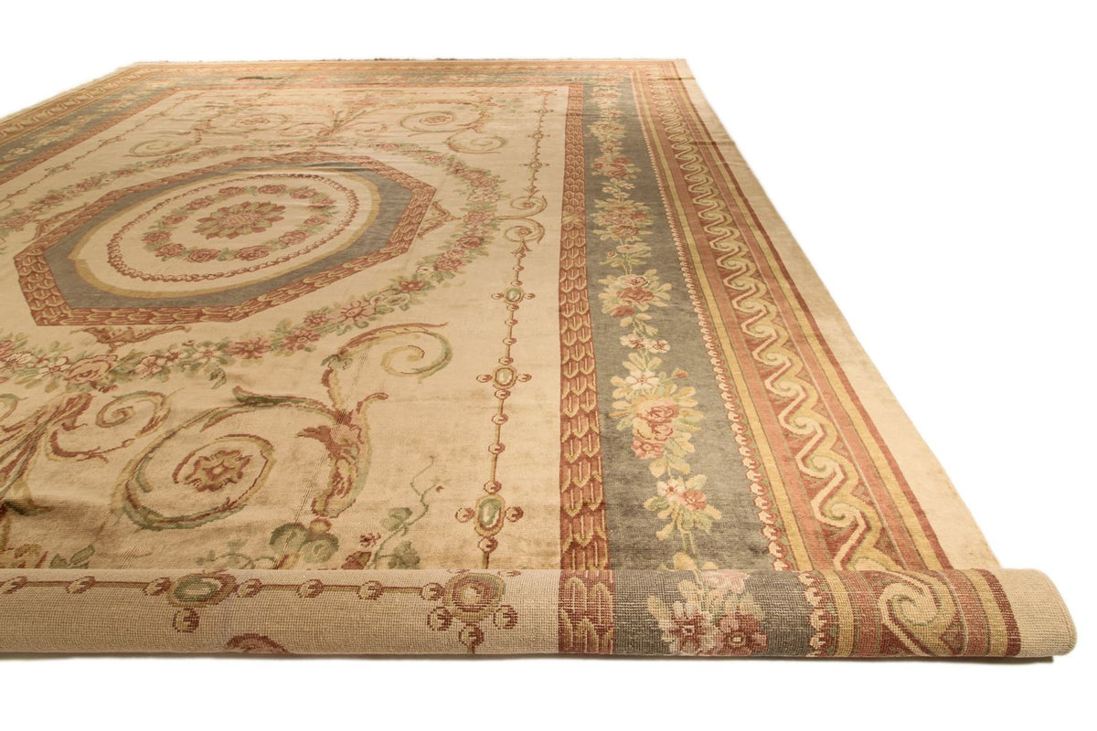 18x24 Beige and Green Traditional Rug