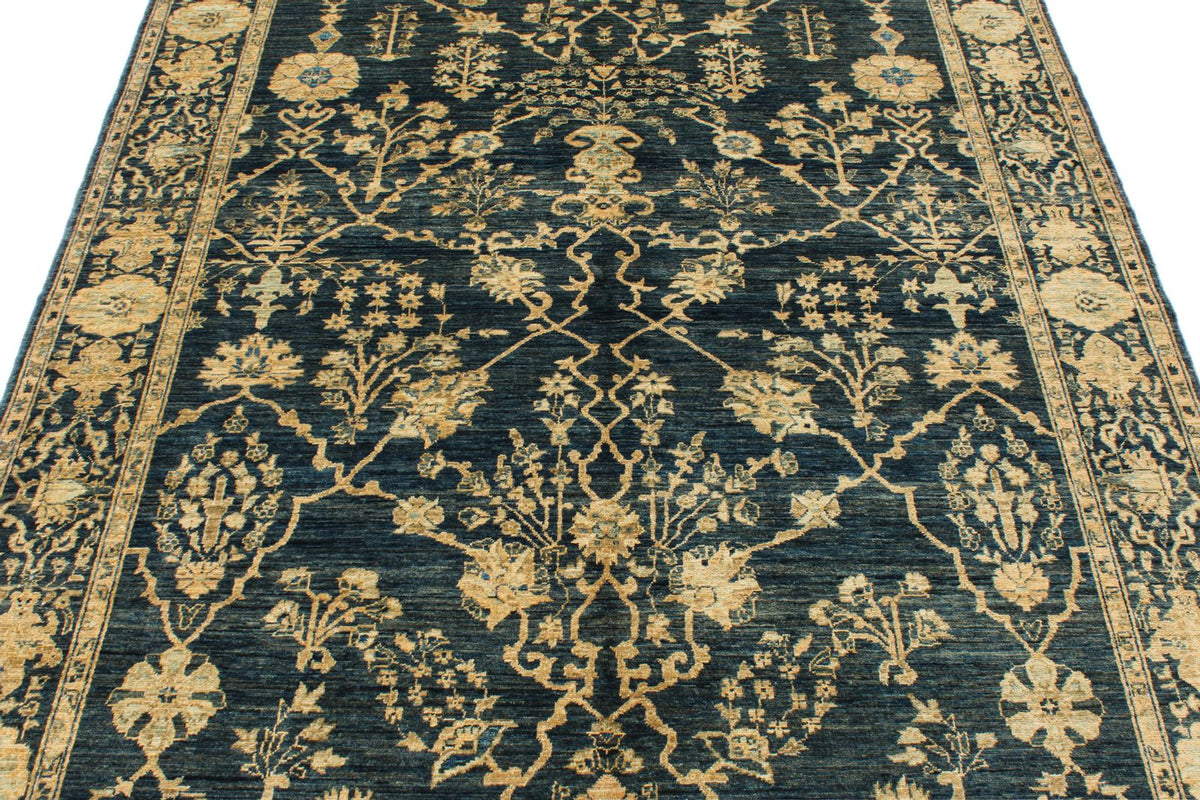 5x7 Navy Traditional Rug