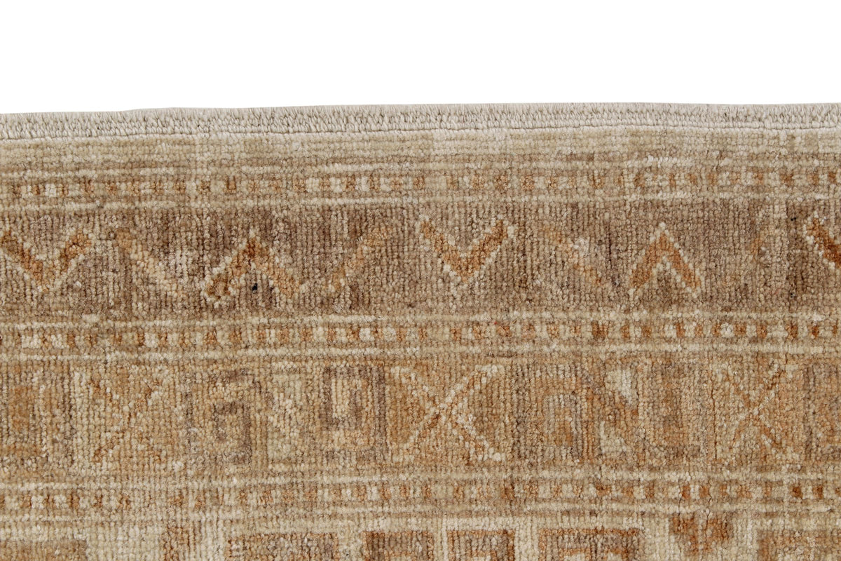 4x6 Ivory Traditional Rug