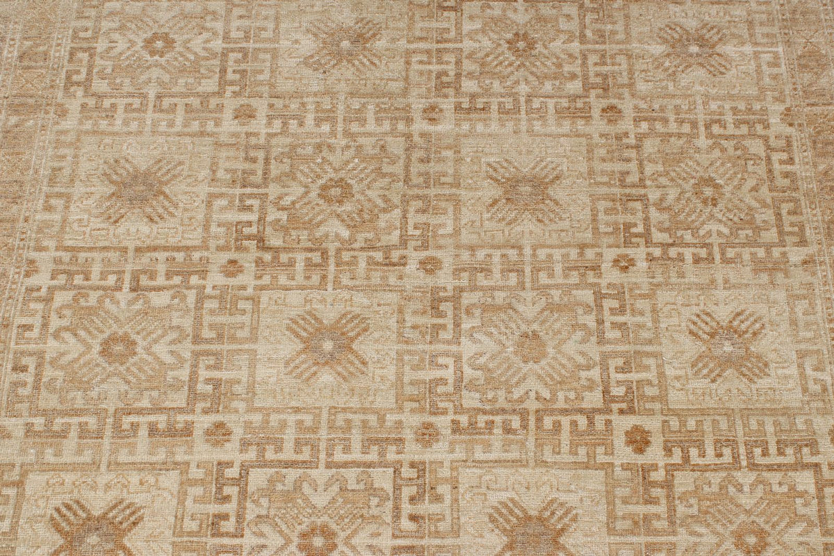 4x6 Ivory Traditional Rug