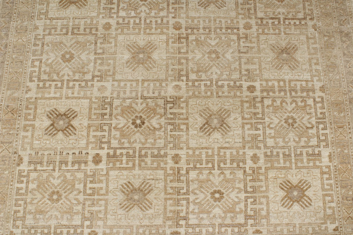 4x6 Ivory Traditional Rug