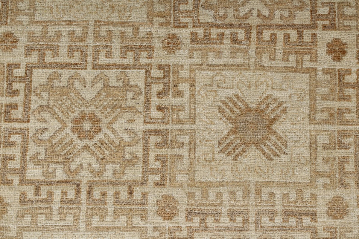 4x6 Ivory Traditional Rug